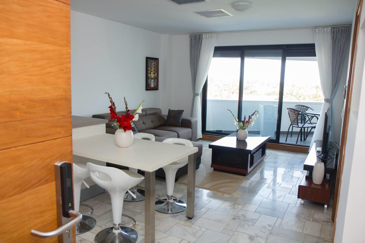 The Streamliner Hotel Apartment โตมาซีนา ภายนอก รูปภาพ