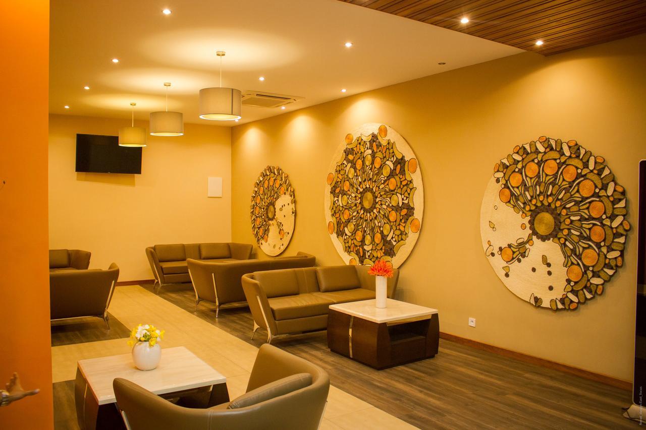 The Streamliner Hotel Apartment โตมาซีนา ภายนอก รูปภาพ