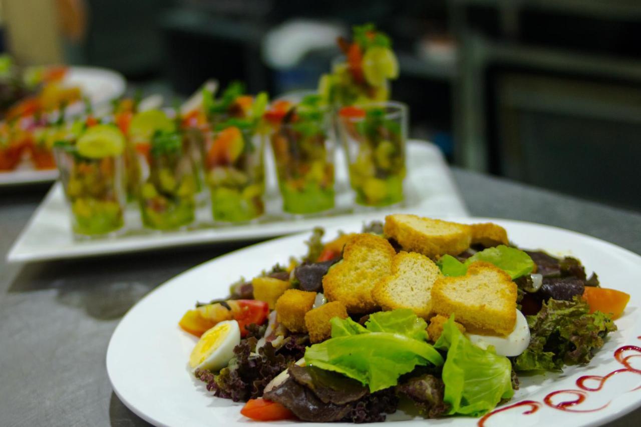 The Streamliner Hotel Apartment โตมาซีนา ภายนอก รูปภาพ
