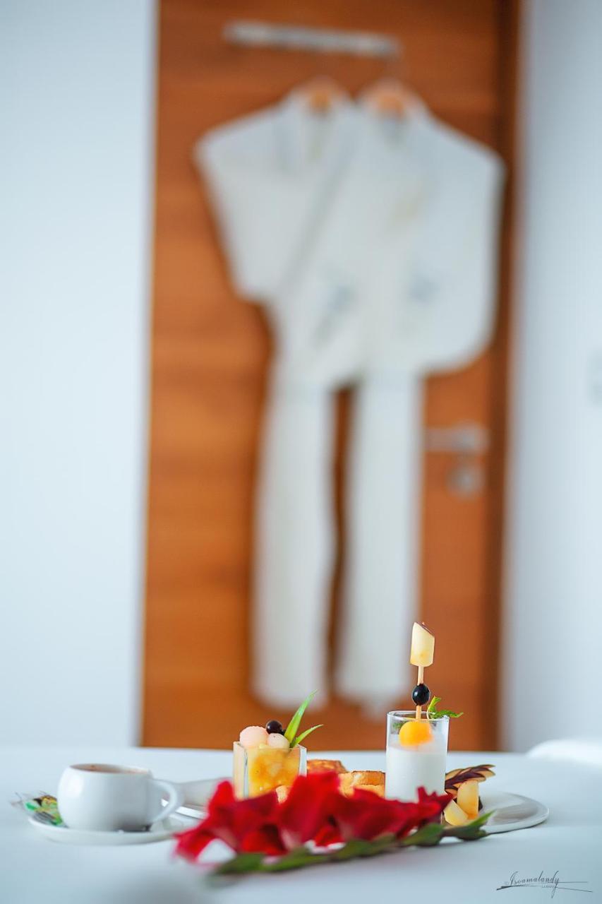 The Streamliner Hotel Apartment โตมาซีนา ภายนอก รูปภาพ